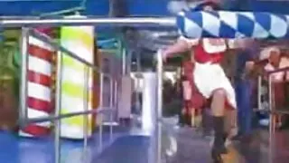হাস্যকর লম্বা পায়ের ...