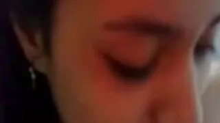 হলুদ পোশাকে নীল চোখে ...